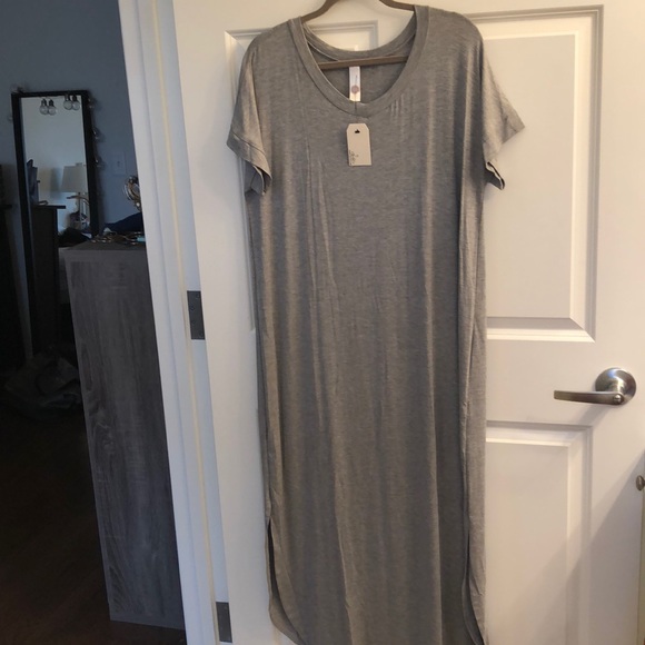 LAST 1 IN STOCK 🌺 Dolman Sleeve Curved Hem Maxi - Picture 3 of 4